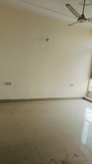 Room in 3 BHK Apartment at Puri Vip Floors, Sector 81 – for Rent