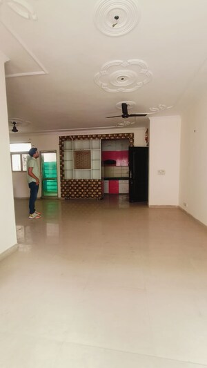 3 BHK Apartment For Rent in Puri Vip Floors, Sector 81
