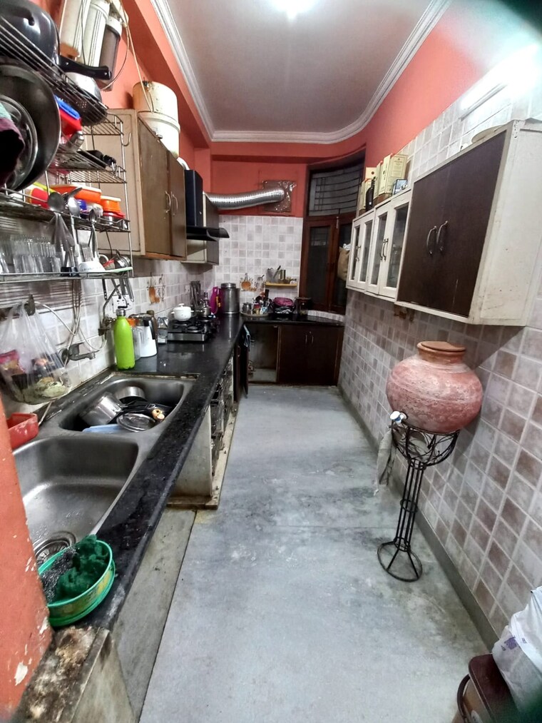 Kitchen, palam extension 3 Bedroom 1300 Sq.Ft. Builder Floor In Palam Extension Delhi 9652594