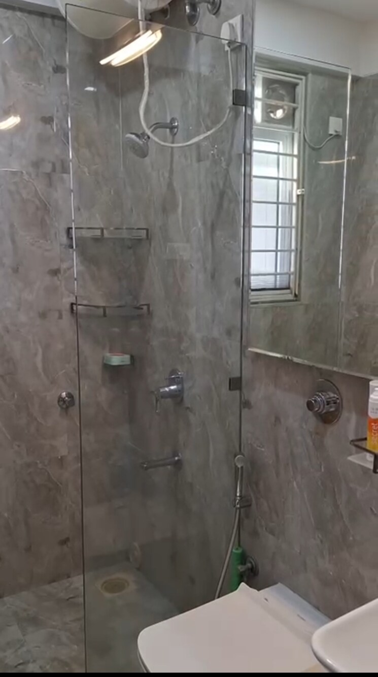 Bathroom, romell-aether 3 Bedroom 1000 Sq.Ft. Apartment In Goregaon East Mumbai 9652657