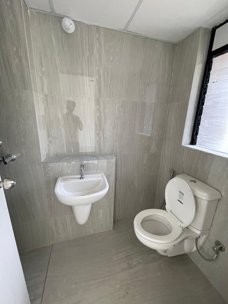 Bathroom, runwal-gardens-phase-i 2 Bedroom 654 Sq.Ft. Apartment In Dombivli East Thane 9652756