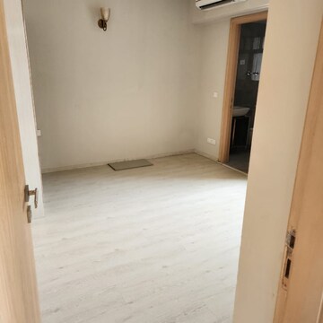 Room in 3 BHK Apartment at M3M Heights, Sector 65 – for Sale