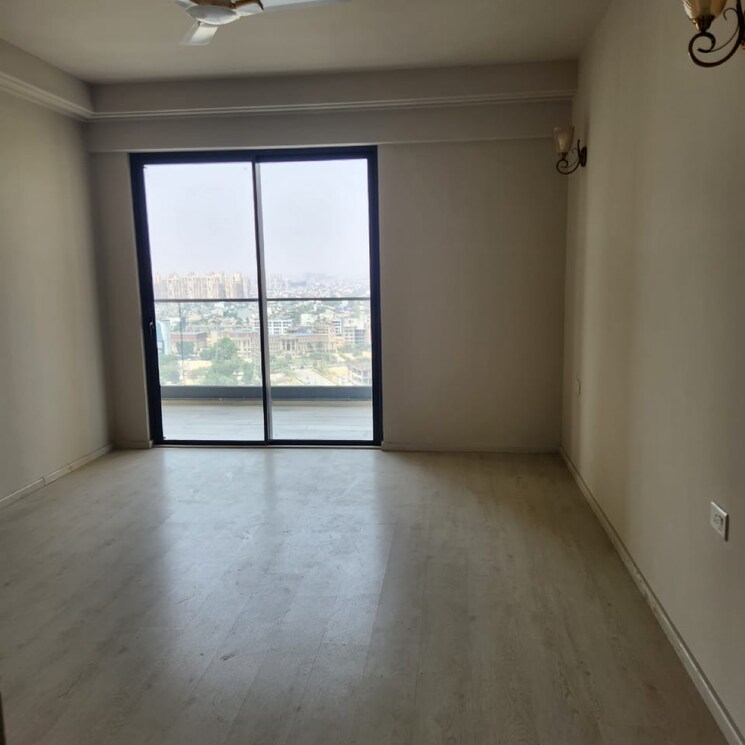 Room, m3m-heights 3 Bedroom 2030 Sq.Ft. Apartment In Sector 65 Gurgaon 9652755