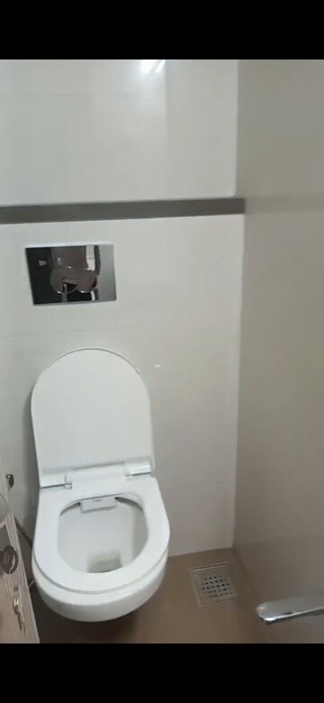 3.5 BHK Apartment For Rent in Avbels Apartment, Pali Hill