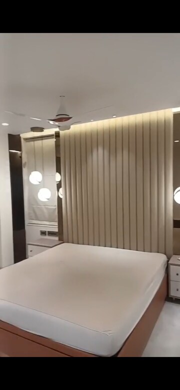 Bathroom in 3.5 BHK Apartment at Avbels Apartment, Pali Hill – for Rent