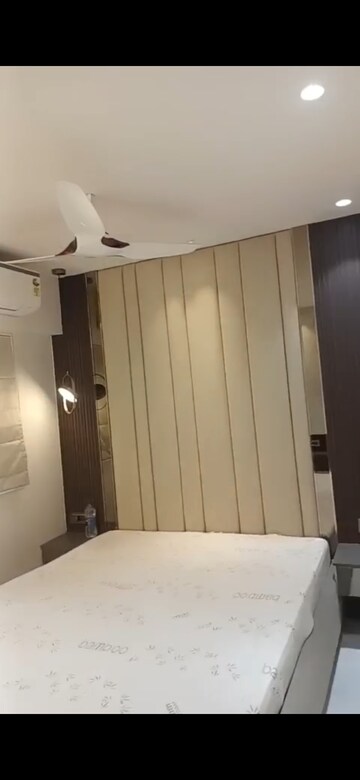 Building Lobby in 3.5 BHK Apartment at Avbels Apartment, Pali Hill – for Rent