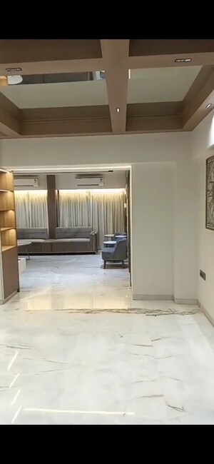 Living Room in 3.5 BHK Apartment at Avbels Apartment, Pali Hill – for Rent