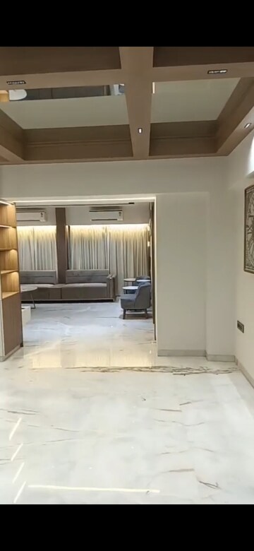 Living Room in 3.5 BHK Apartment at Avbels Apartment, Pali Hill – for Rent