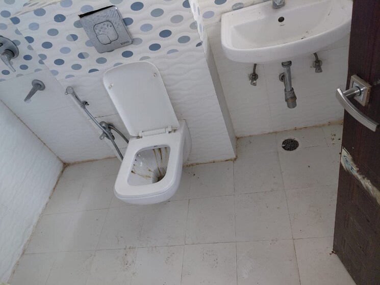 Bathroom, lda-parijaat-apartments 3 Bedroom 1500 Sq.Ft. Apartment In Faizabad Road Lucknow 9652737