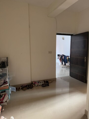 Room in 3.5 BHK Apartment at Ardee City Palm Grove Heights, Sector 52 – for Rent