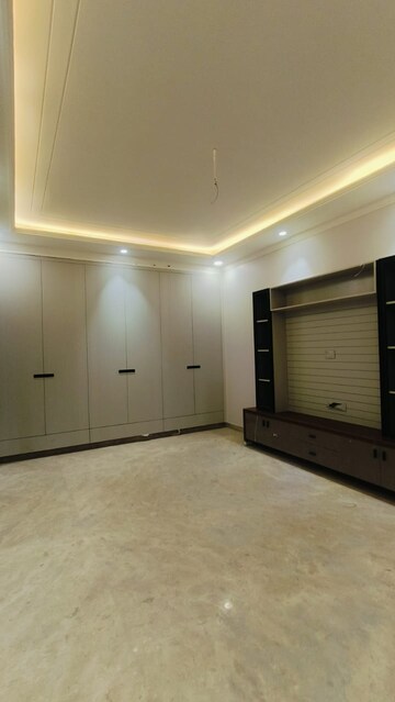 Room in 3 BHK Builder Floor at Fidato Honour Homes, Sector 89 – for Rent