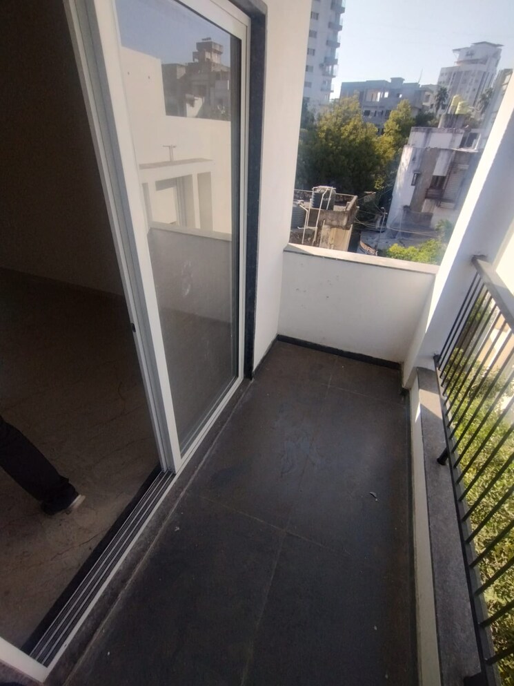 Balcony, shivaji nagar 3 Bedroom 1550 Sq.Ft. Apartment In Shivaji Nagar Nagpur 9652929