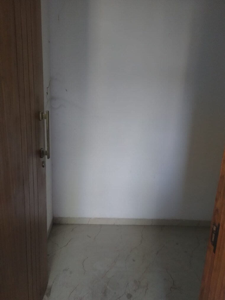 Room, shivaji nagar 3 Bedroom 1550 Sq.Ft. Apartment In Shivaji Nagar Nagpur 9652929