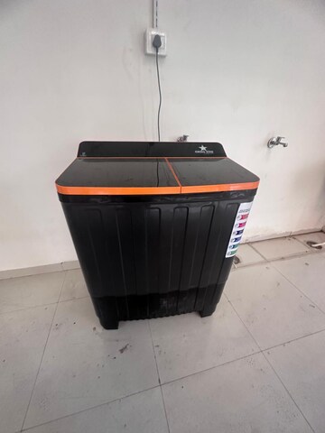 Room in 2 BHK Apartment at Vip Road – for Rent