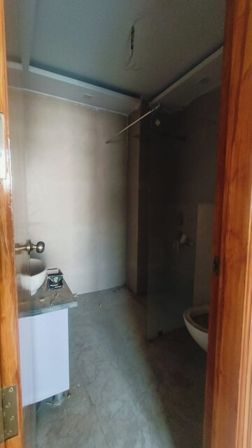 Furnished Amenities in 3 BHK Builder Floor at Sector 85 – for Rent