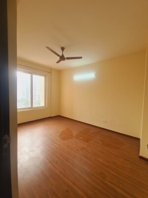 Room in 3.5 BHK Apartment at 3C Orris Greenopolis, Sector 89 – for Rent