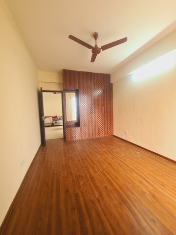 Room in 3.5 BHK Apartment at 3C Orris Greenopolis, Sector 89 – for Rent