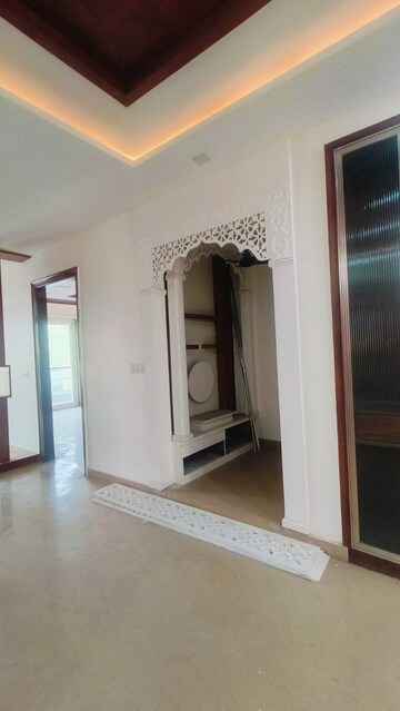 Building Lobby in 3 BHK Builder Floor at Sector 89 – for Rent