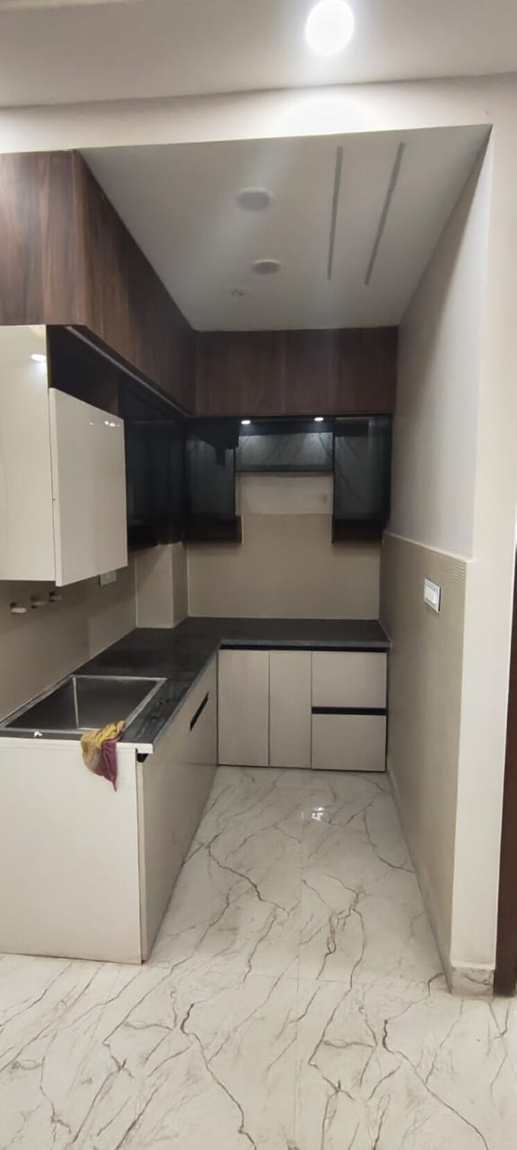 Kitchen, dwarka mor 3 Bedroom 70 Sq.Yd. Builder Floor In Dwarka Mor Delhi 9653075