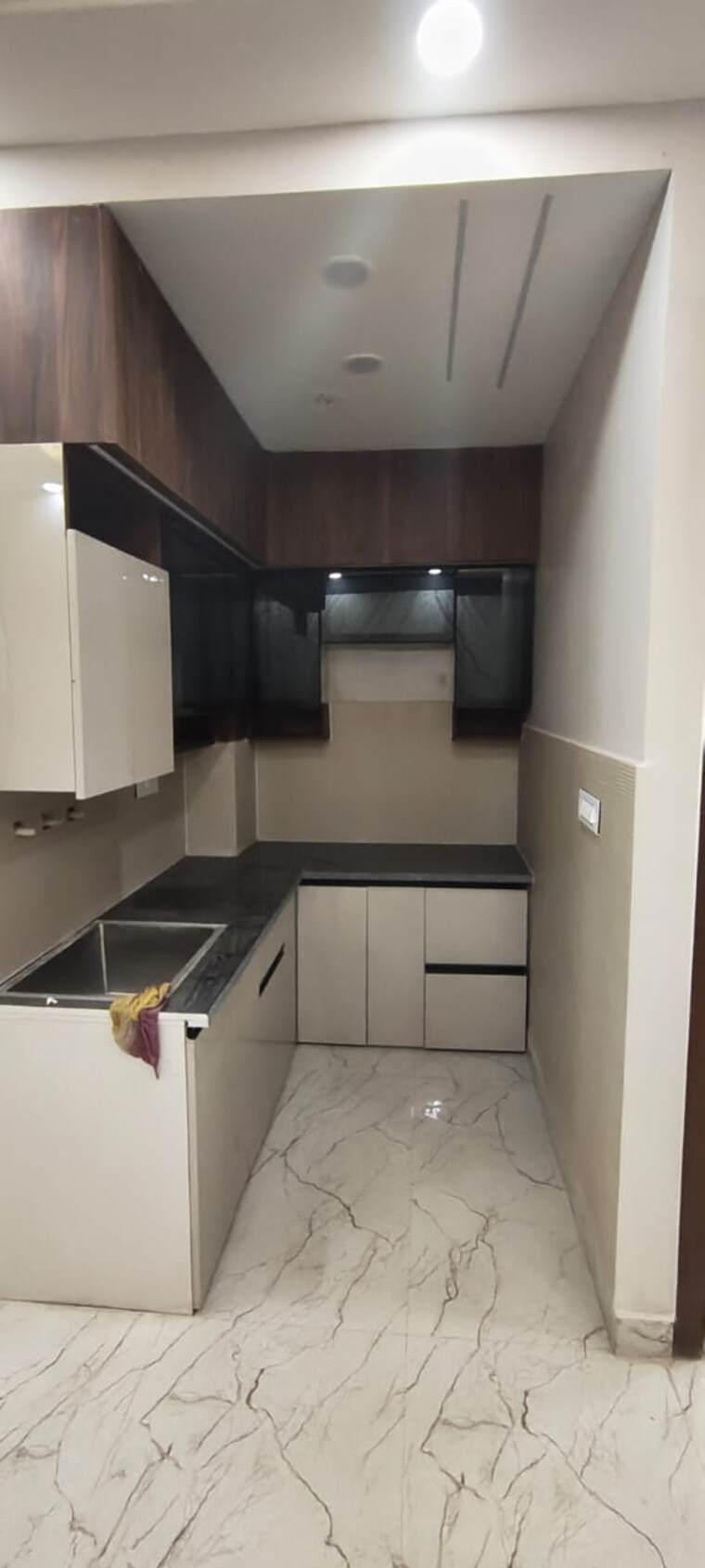 Kitchen, dwarka mor 3 Bedroom 70 Sq.Yd. Builder Floor In Dwarka Mor Delhi 9653075