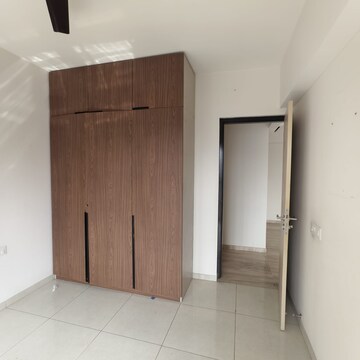 Room in 2 BHK Apartment at L&T Emerald Isle, Budhia Jadhav Wadi – for Rent