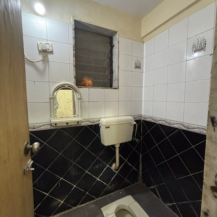 Bathroom, cosmo-chs-panvel 3 Bedroom 1350 Sq.Ft. Apartment In Panvel Sector 7 Navi Mumbai 9653117