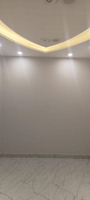 Room in 2 BHK Builder Floor at Dwarka Mor – for Sale