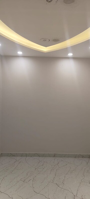 Room in 2 BHK Builder Floor at Dwarka Mor – for Sale