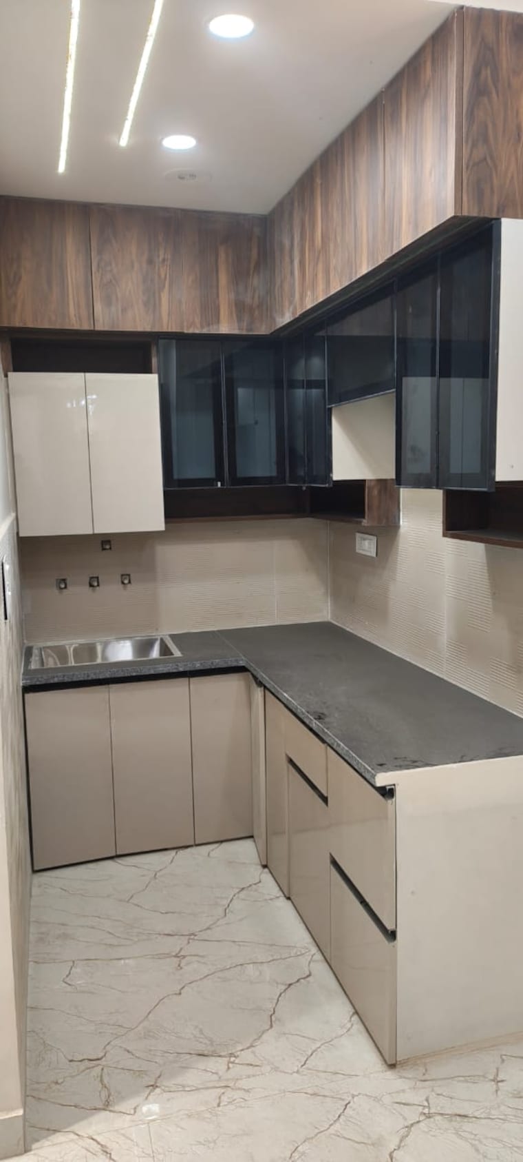 Kitchen, dwarka mor 2 Bedroom 50 Sq.Yd. Builder Floor In Dwarka Mor Delhi 9653119