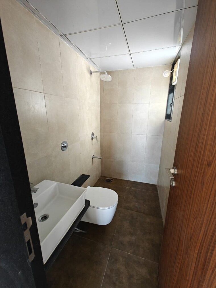 Bathroom, vilas-javdekar-yashwin-enchante 3 Bedroom 852 Sq.Ft. Apartment In Kharadi Pune 9653114
