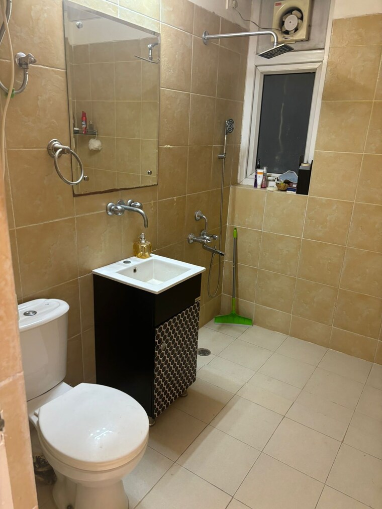 Bathroom, orchid-petals 3 Bedroom 1805 Sq.Ft. Apartment In Sector 49 Gurgaon 9653237