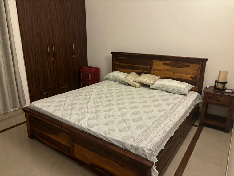 Bedroom, orchid-petals 3 Bedroom 1805 Sq.Ft. Apartment In Sector 49 Gurgaon 9653237