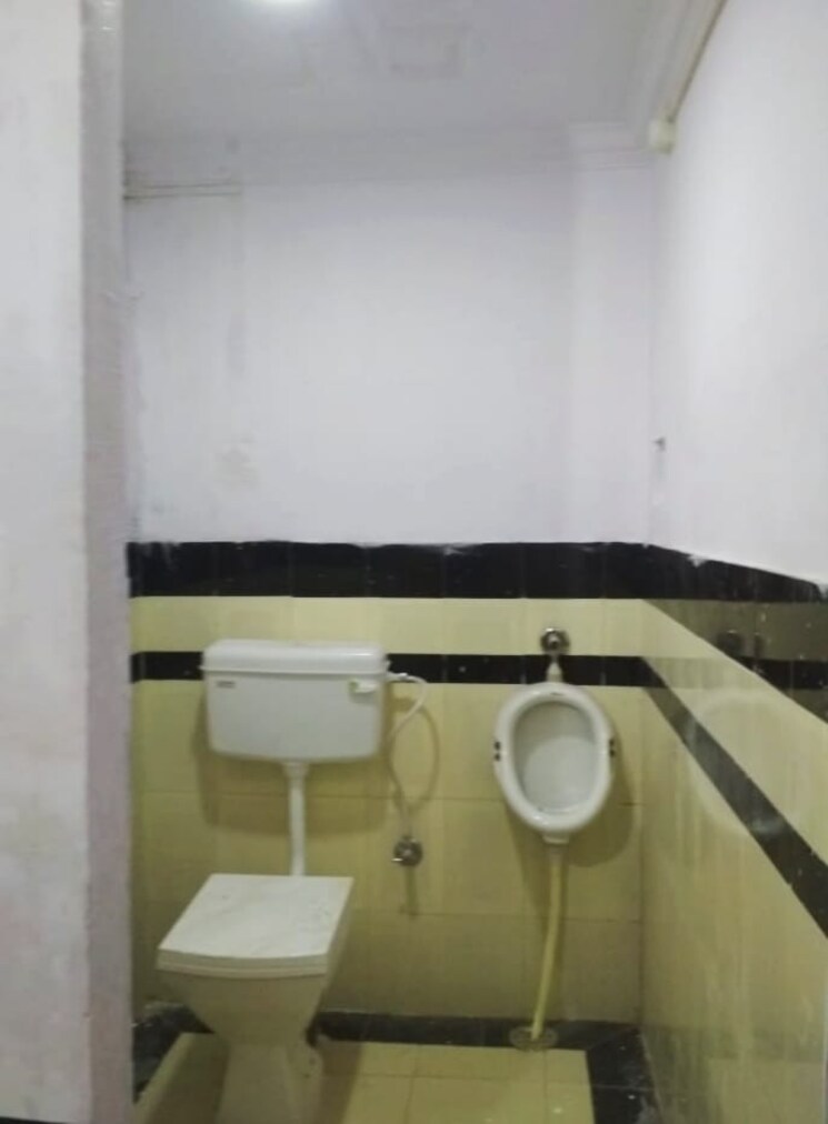 Bathroom, exhibition road Commercial Office Space 900 Sq.Ft. In Exhibition Road Patna 9653246