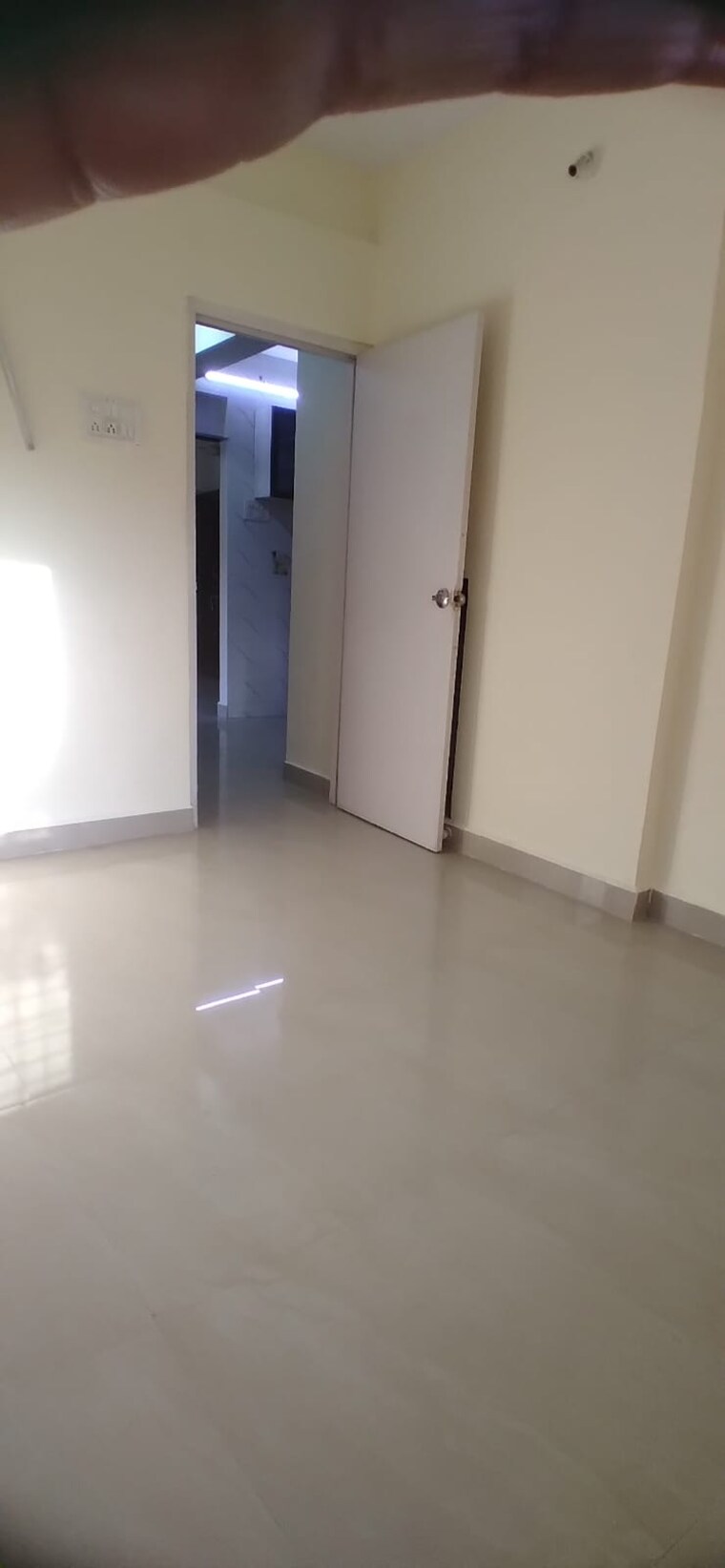 Room, gaurav-garden-i 1.5 Bedroom 600 Sq.Ft. Apartment In Kandivali West Mumbai 9653373