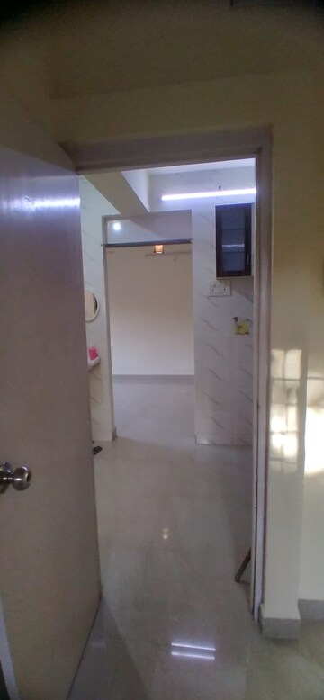 Bathroom in 1.5 BHK Apartment at Gaurav Garden I, Kandivali West – for Rent