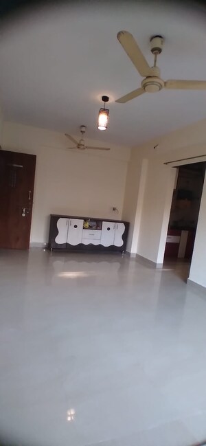 Room in 1.5 BHK Apartment at Gaurav Garden I, Kandivali West – for Rent