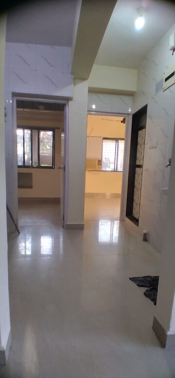 Room in 1.5 BHK Apartment at Gaurav Garden I, Kandivali West – for Rent