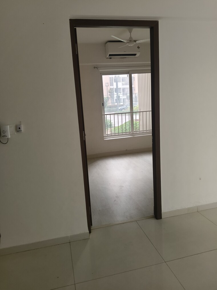 Room, shapoorji-pallonji-joyville-phase-2 2 Bedroom 915 Sq.Ft. Apartment In Sector 102 Gurgaon 9653253