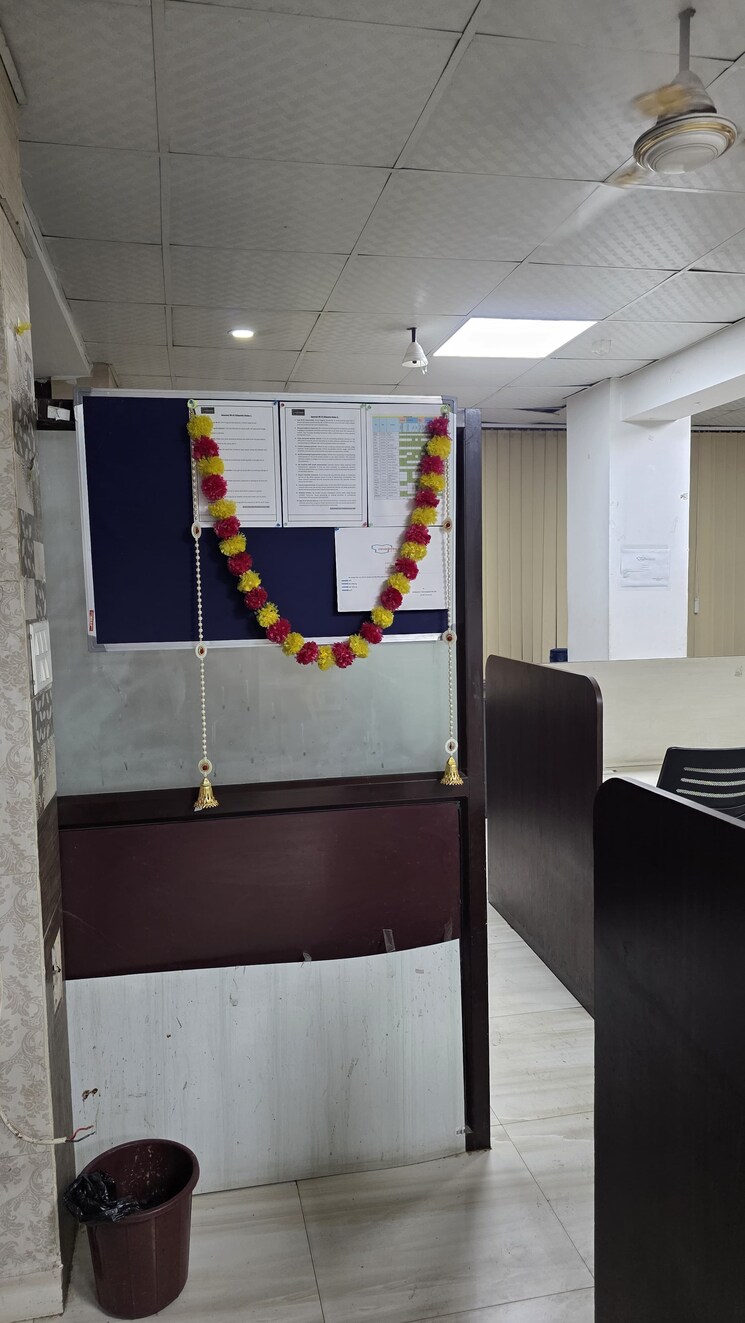 Team Area, gomti nagar Commercial Office Space 1450 Sq.Ft. In Gomti Nagar Lucknow 9653478