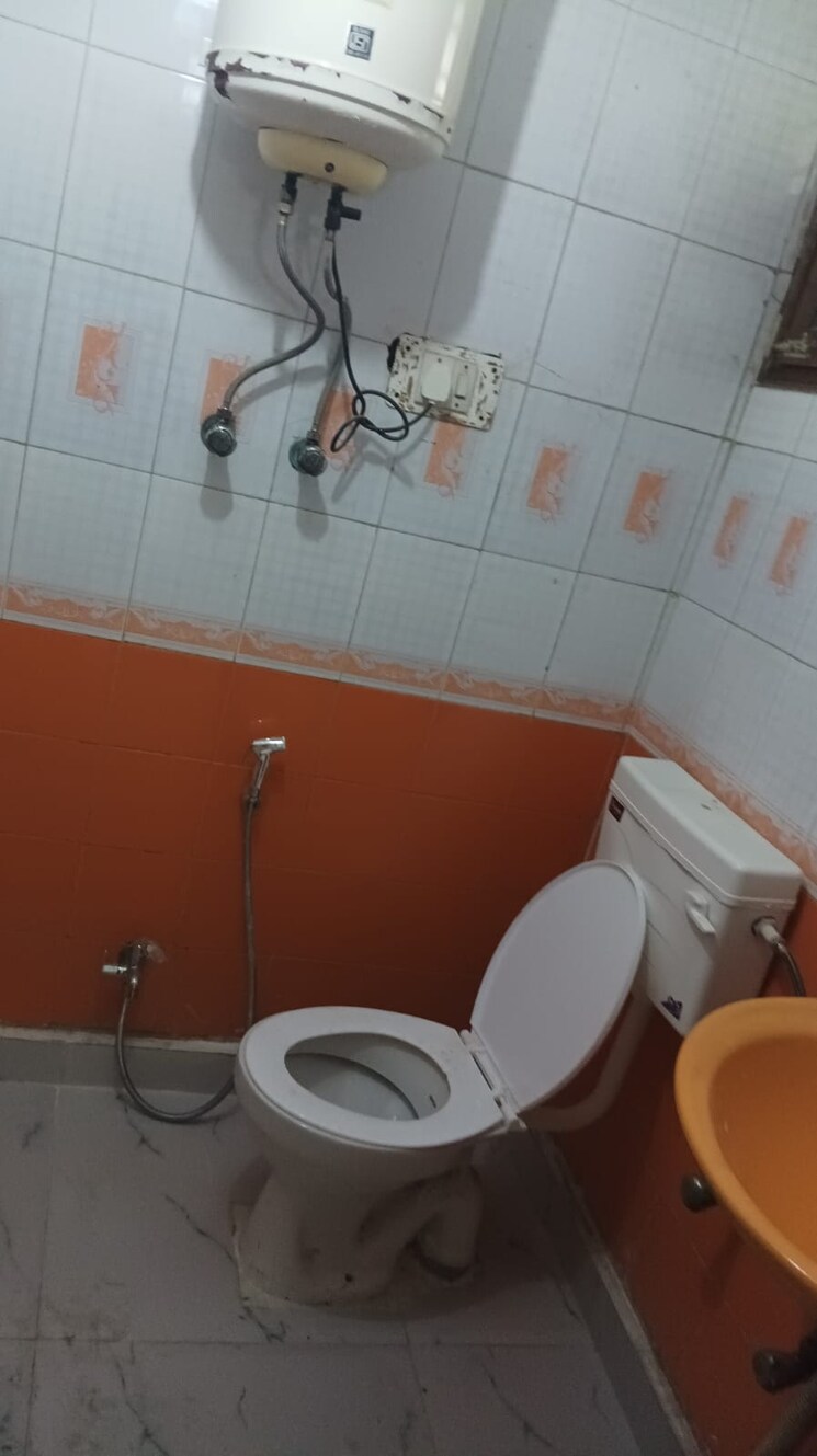 Bathroom, sector 3 dwarka 3 Bedroom 1650 Sq.Ft. Apartment In Sector 3 Dwarka Delhi 9653442