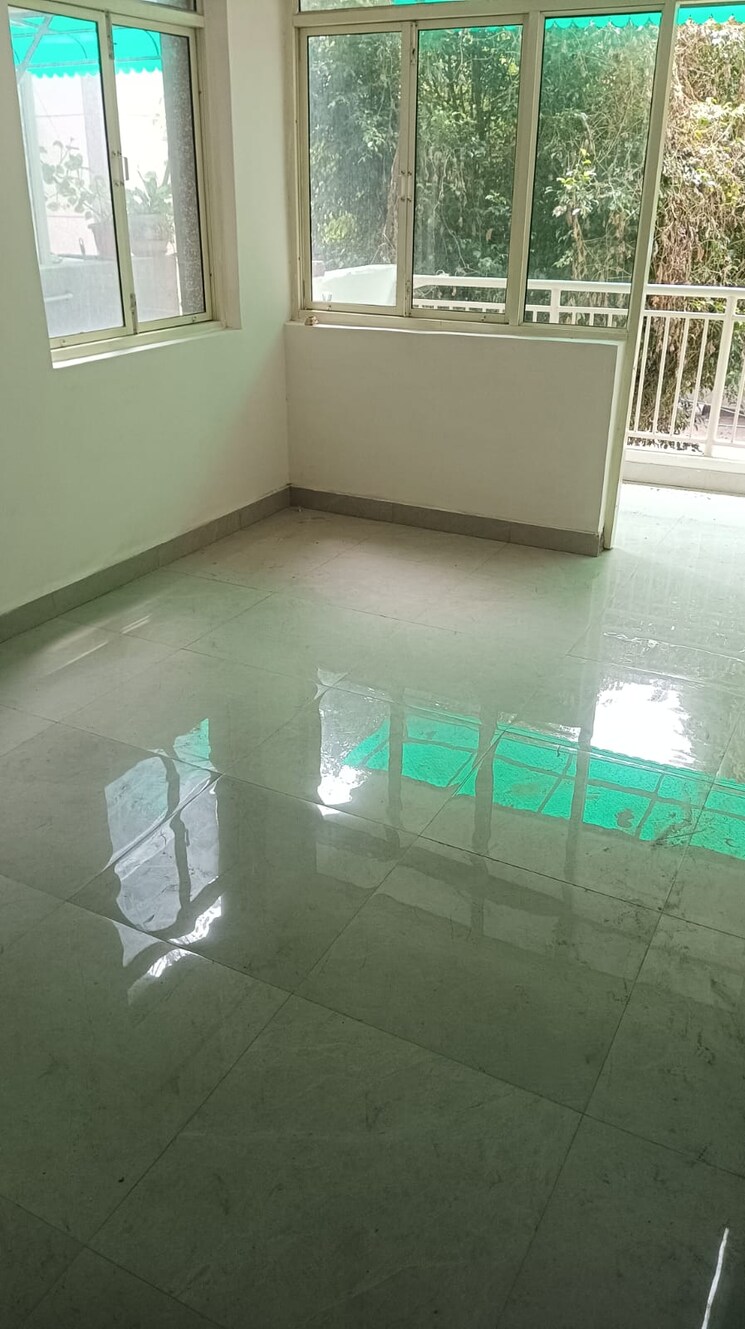 Room, sector 3 dwarka 3 Bedroom 1650 Sq.Ft. Apartment In Sector 3 Dwarka Delhi 9653442