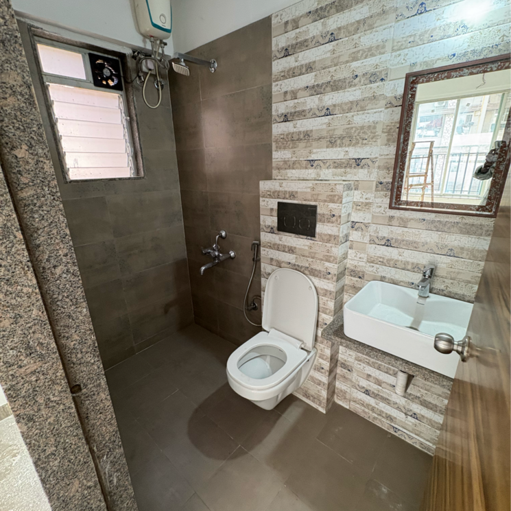 Bathroom, akshay-paradise 2.5 Bedroom 750 Sq.Ft. Apartment In Shramjivi Nagar Mumbai 9653521
