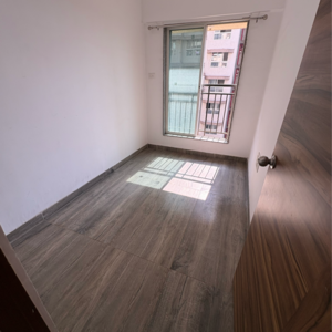 Room in 2.5 BHK Apartment at Akshay Paradise, Shramjivi Nagar – for Rent