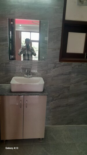 Bathroom in 3 BHK Builder Floor at Unitech South City II, Sector 50 – for Rent