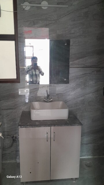 Bathroom in 3 BHK Builder Floor at Unitech South City II, Sector 50 – for Rent