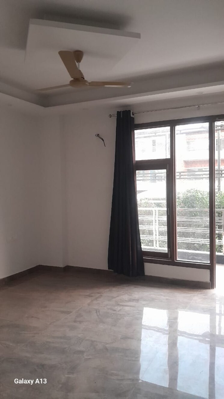 Room, unitech-south-city-ii 3 Bedroom 1800 Sq.Ft. Builder Floor In Sector 50 Gurgaon 9653529