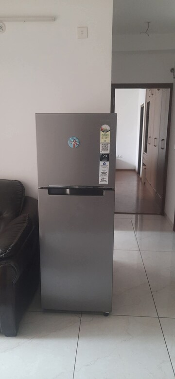 Furnished Amenities in 2 BHK Apartment at Gomti Nagar – for Rent