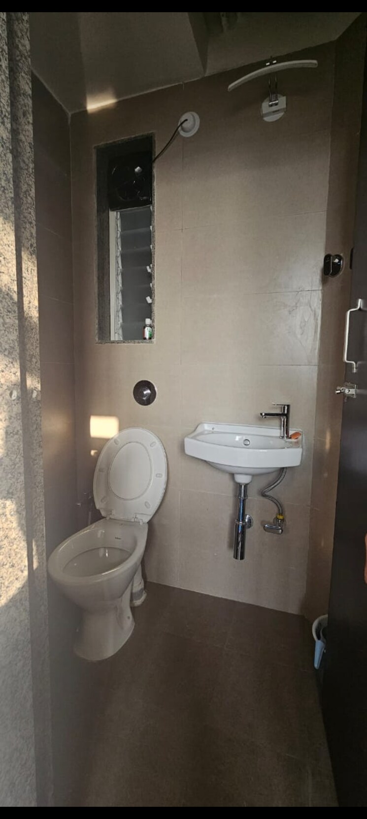 Bathroom, group-satellite-aarambh 1 Bedroom 300 Sq.Ft. Apartment In Malad East Mumbai 9653545