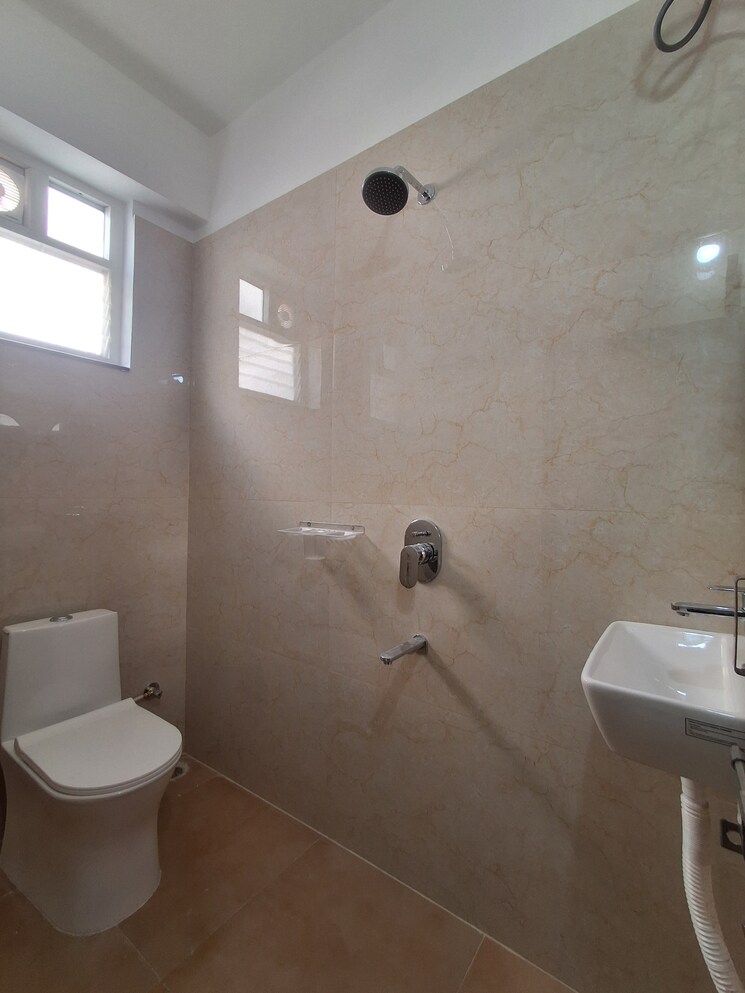 Bathroom, kondapur 3 Bedroom 1700 Sq.Ft. Apartment In Kondapur Hyderabad 9653595