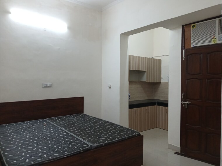 Bedroom, palam-vyapar-kendra 1 Bedroom 650 Sq.Ft. Builder Floor In Sector 2 Gurgaon 9653592